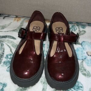 Daisy Fuentes Burgundy Kids Dress Shoes